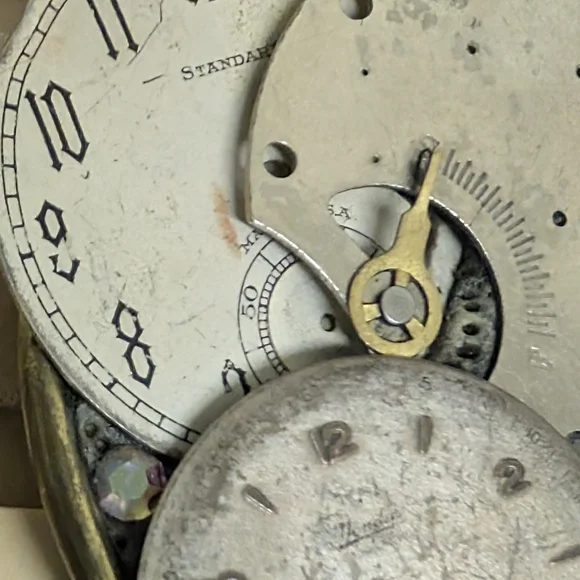 ARTIST Steampunk Pin Watch Parts Brooch Signed Leslie Mones - Picture 9 of 12